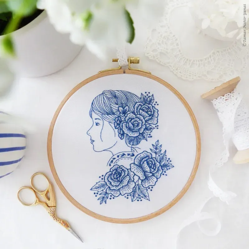 Kit de broderie Blue Rose Lady, fleurs, 21 x 21 cm