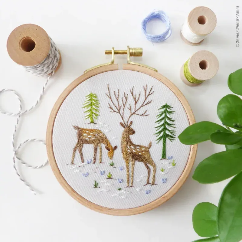 Kit broderie cerf enneigé Tamar Ny, 16 x 16 cm