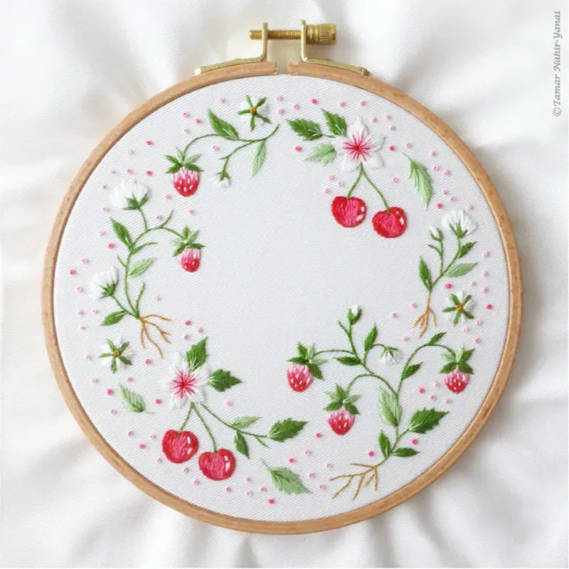 Kit broderie cerises et fraises, 21 x 21 cm