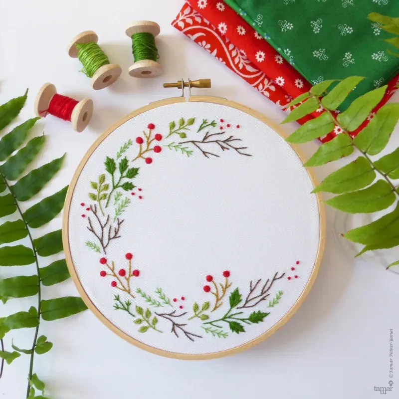 Kit broderie traditionnelle couronne de Noël, 21 x 21 cm