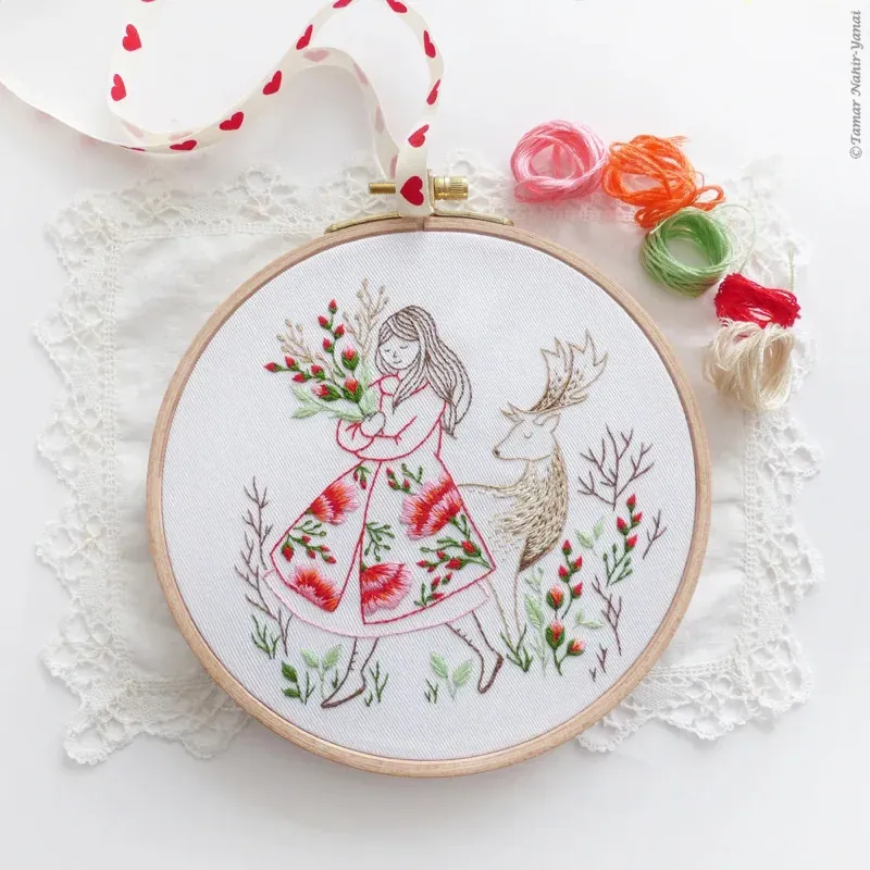 Kit broderie Noël femme et cerf, 21 x 21 cm