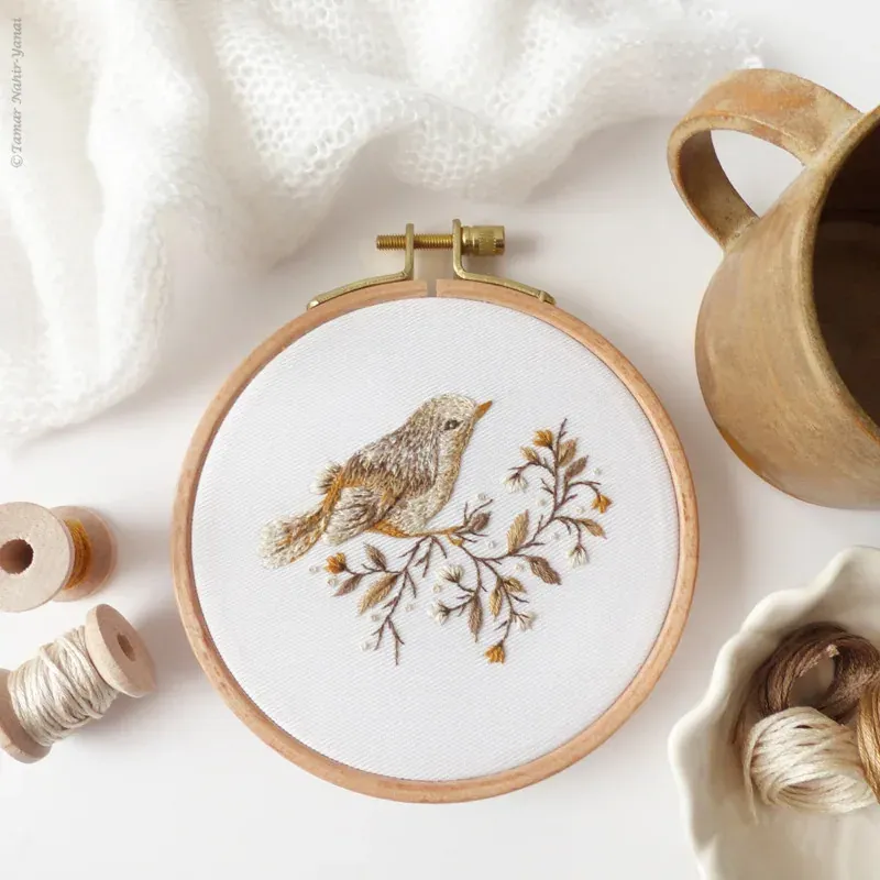 Kit broderie petit oiseau Tamar Ny, 16 x 16 cm