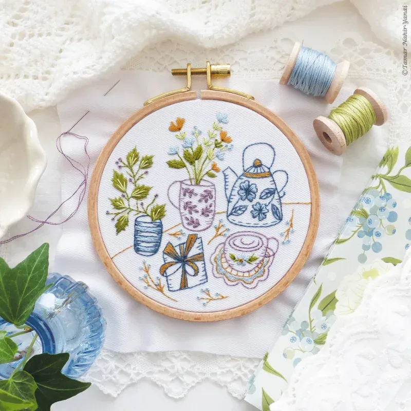 Kit broderie Tea Party, scène du quotidien 16 x 16 cm