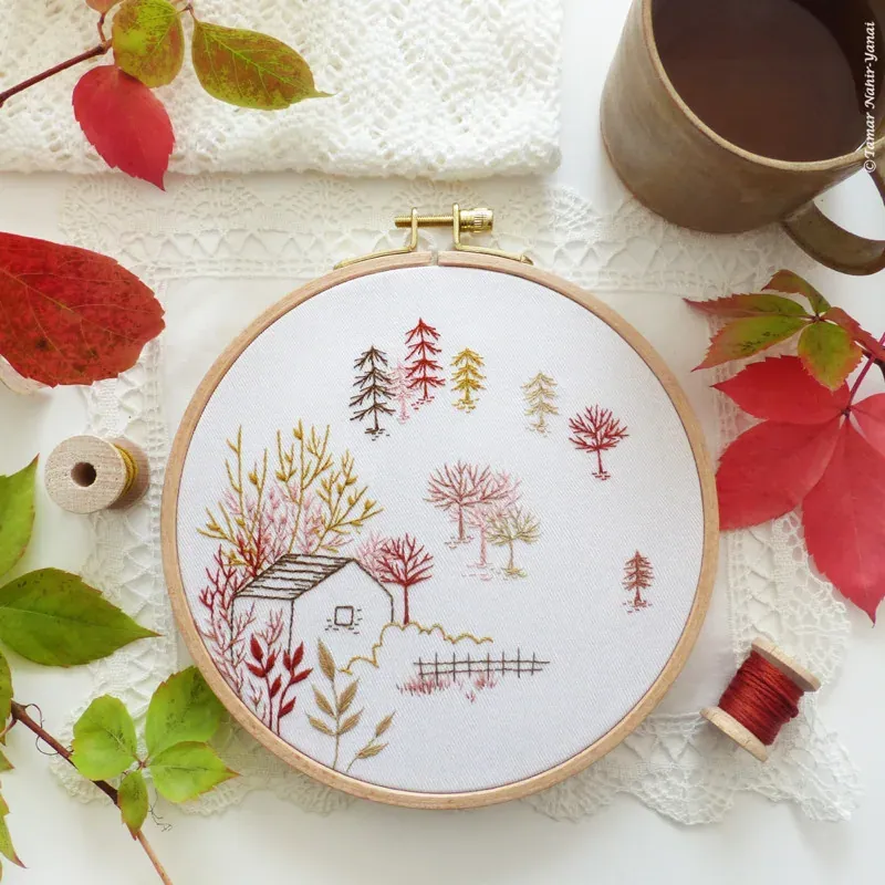 Kit broderie traditionnelle cabane en forêt, 21 x 21 cm
