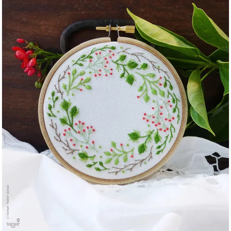 Kit broderie traditionnelle couronne de Noël, 16 x 16 cm
