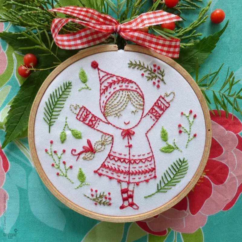 Kit broderie traditionnelle fille de Noël, 16 x 16 cm
