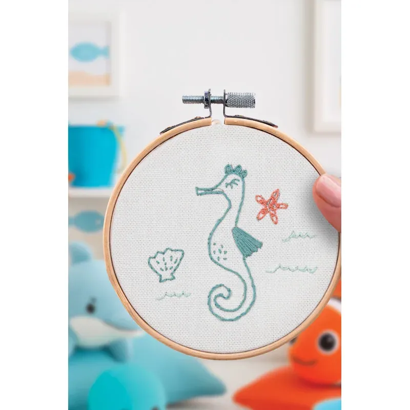 Kit broderie traditionnelle hippocampe décoratif