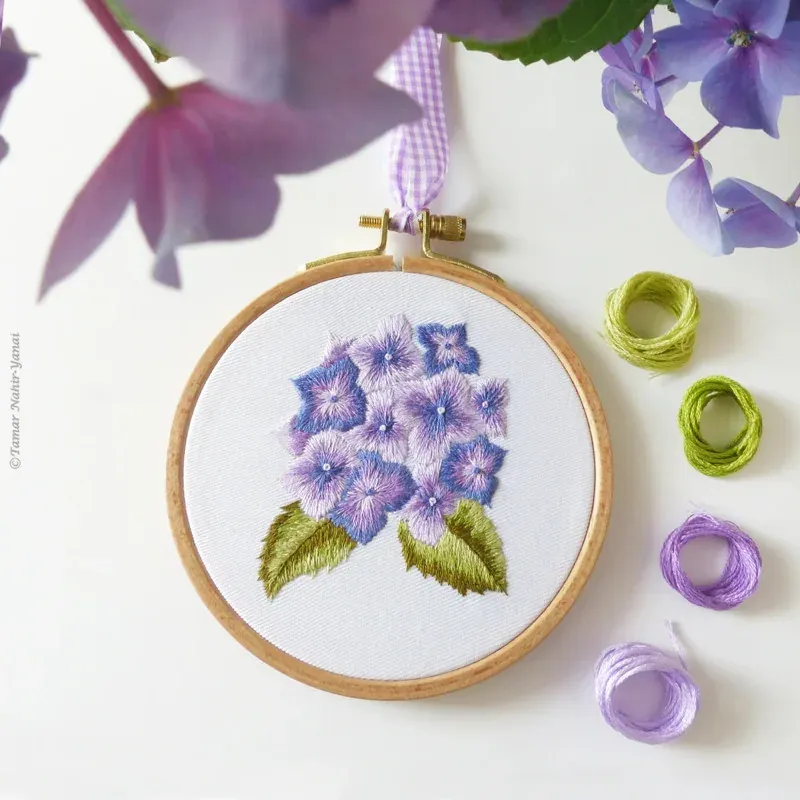 Kit broderie traditionnelle hortensia violet, 16 x 16 cm