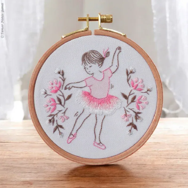 Kit broderie traditionnelle Little Dancer, 16 x 16 cm