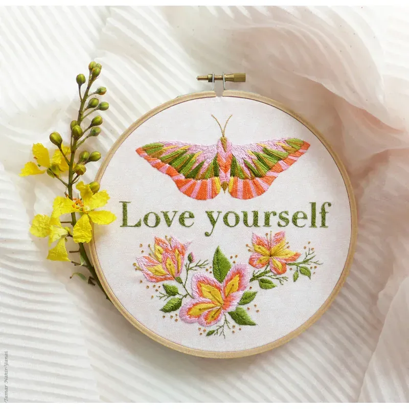 Kit broderie traditionnelle Love Yourself, 21 x 21 cm