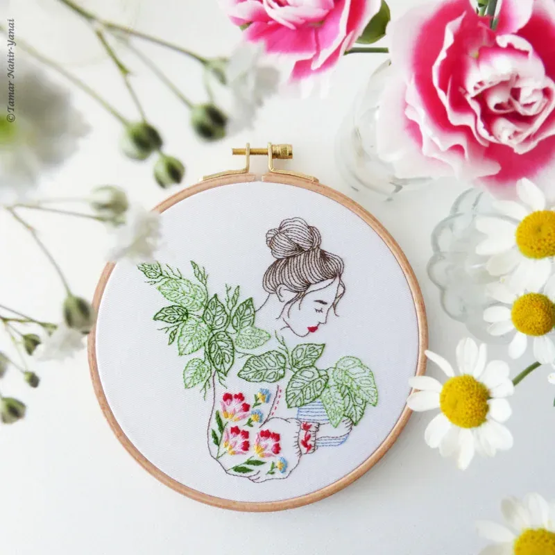 Kit broderie traditionnelle Monstera Monkey Lady, 21 x 21 cm