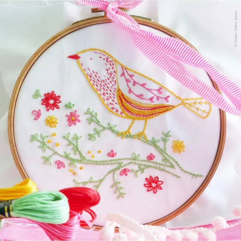 Kit broderie traditionnelle oiseau jaune, 21 x 21 cm