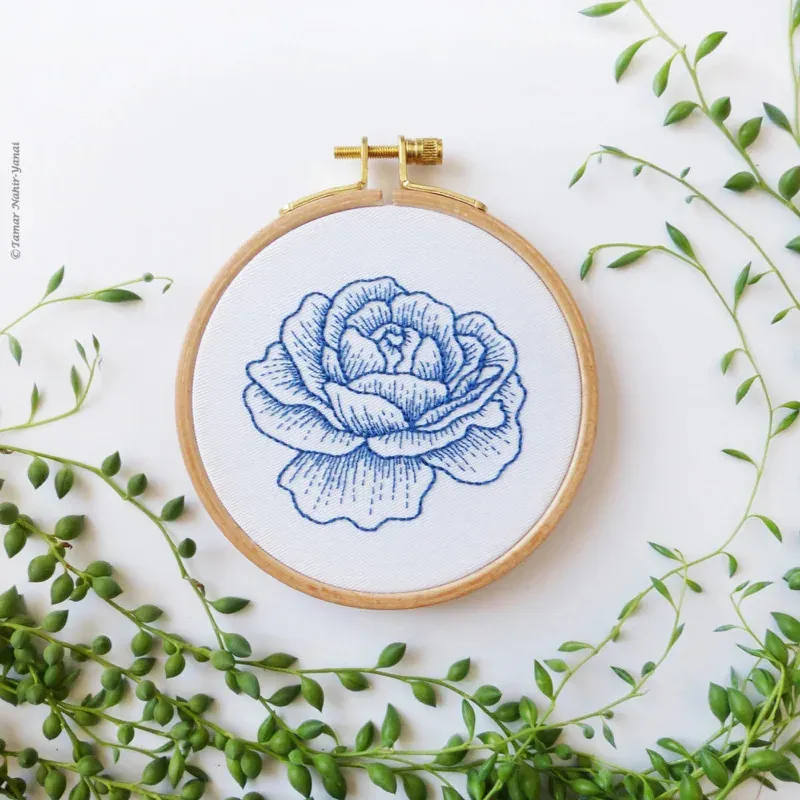Kit broderie traditionnelle rose bleue, 16 x 16 cm