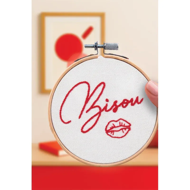 Kit de broderie traditionnelle Bisou à réaliser